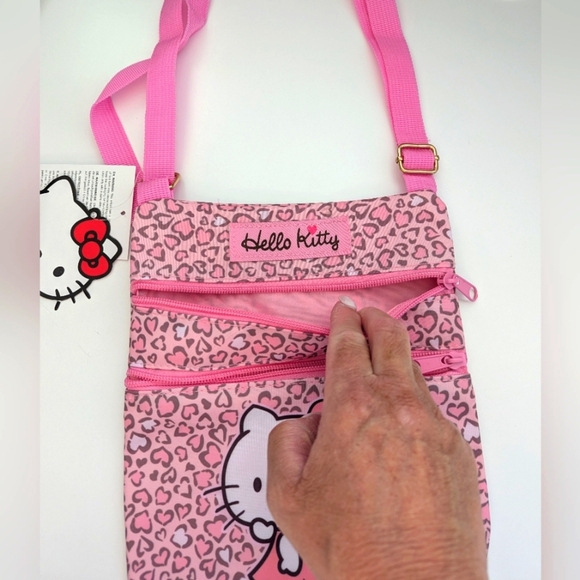 NWT Hello Kitty Pink Leopard Print Kids/Girls/Teens Crossbody Bag/Purse - Picture 10 of 16